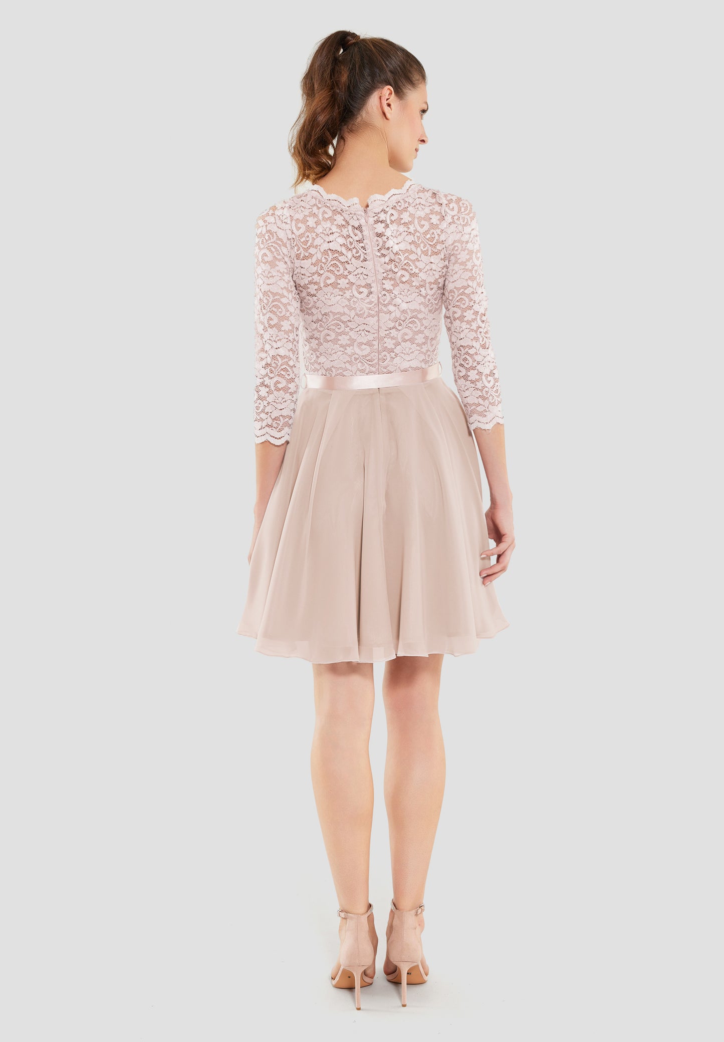 Cocktailkleid aus Spitze und Chiffon