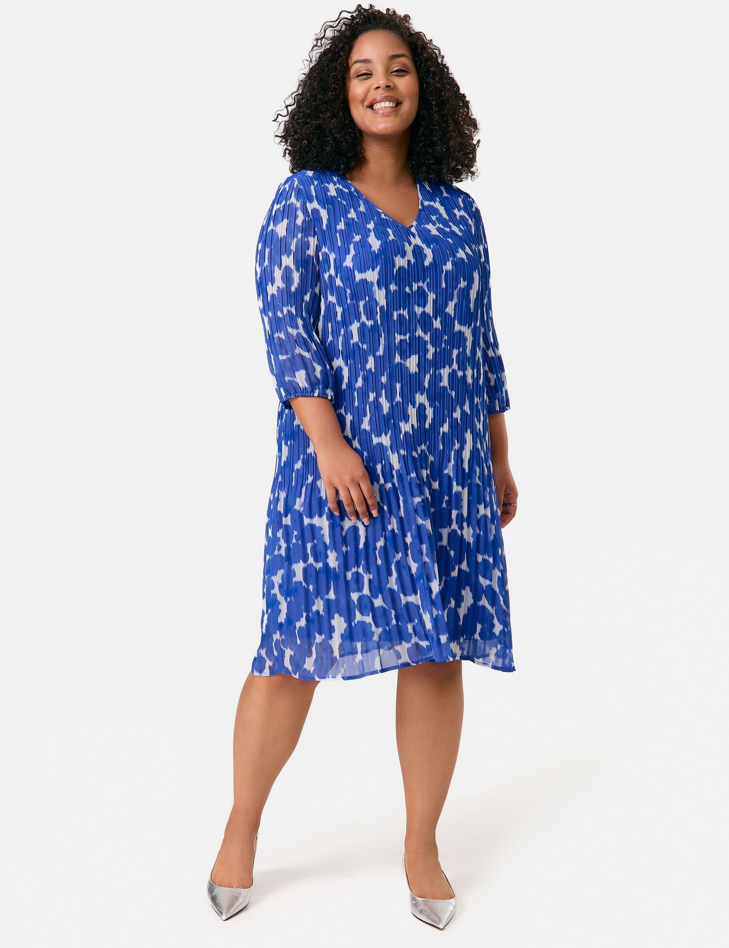 Knieumspielendes Plisseekleid