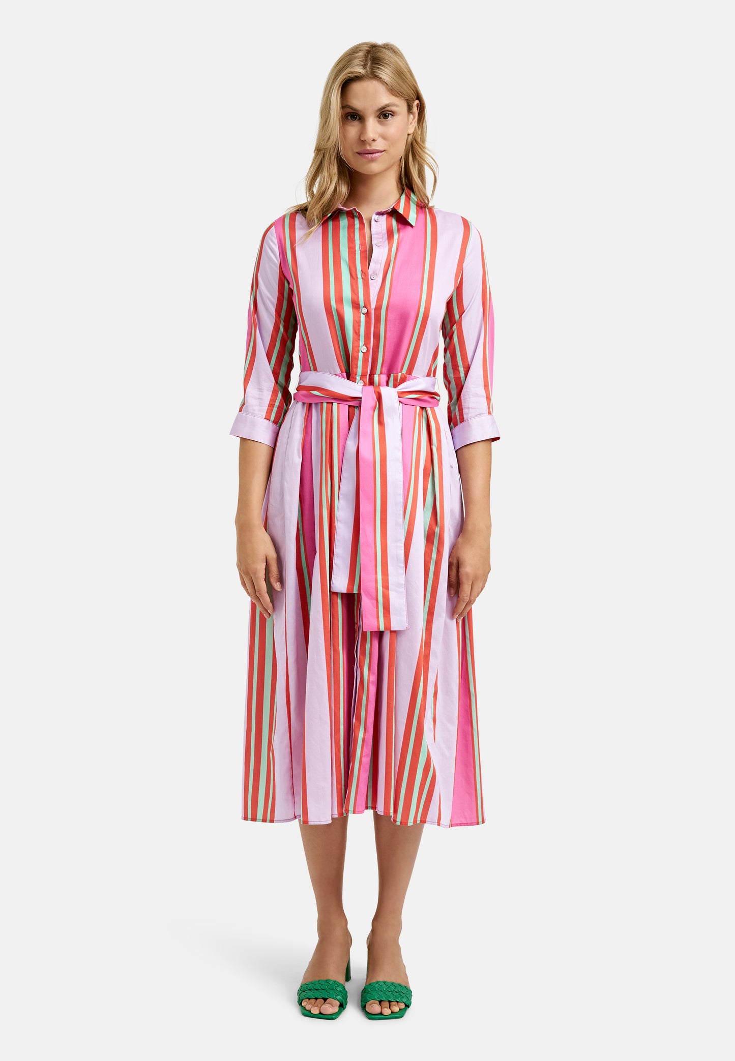 Dress with collar, placket, 3/4 sleeves, wide skirt and belt