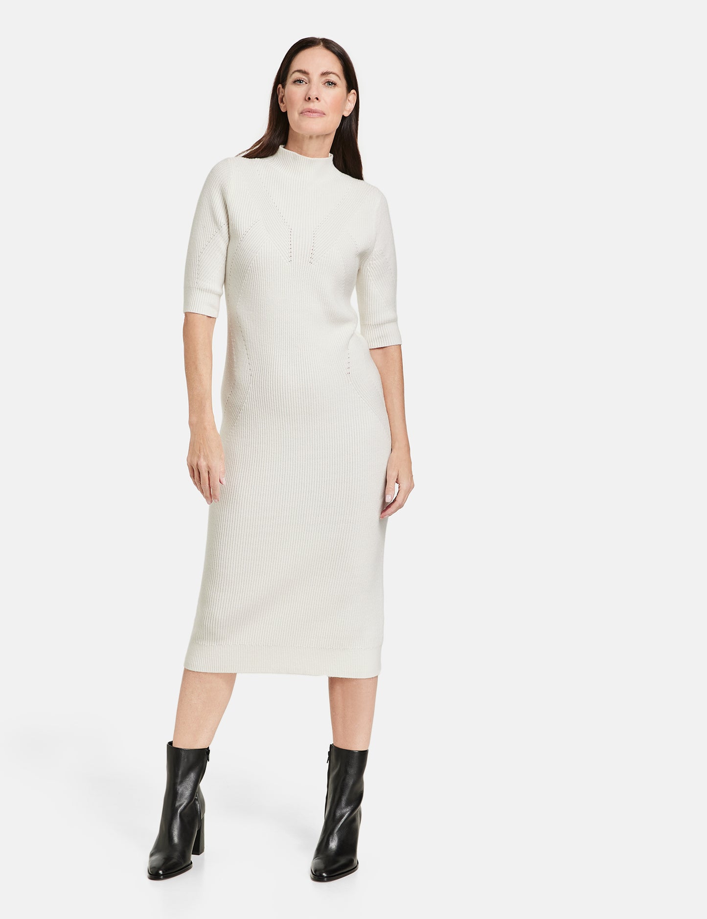 Bequemes Strickkleid mit Turtleneck