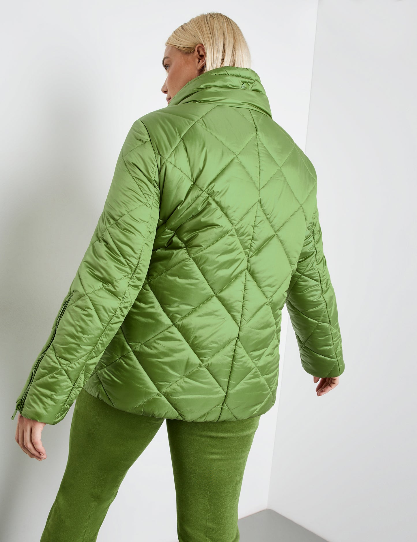 Steppjacke mit Glanz-Optik