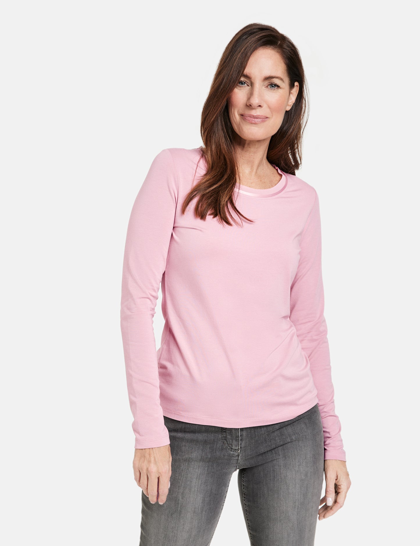 Langarmshirt mit satinierter Ausschnittblende