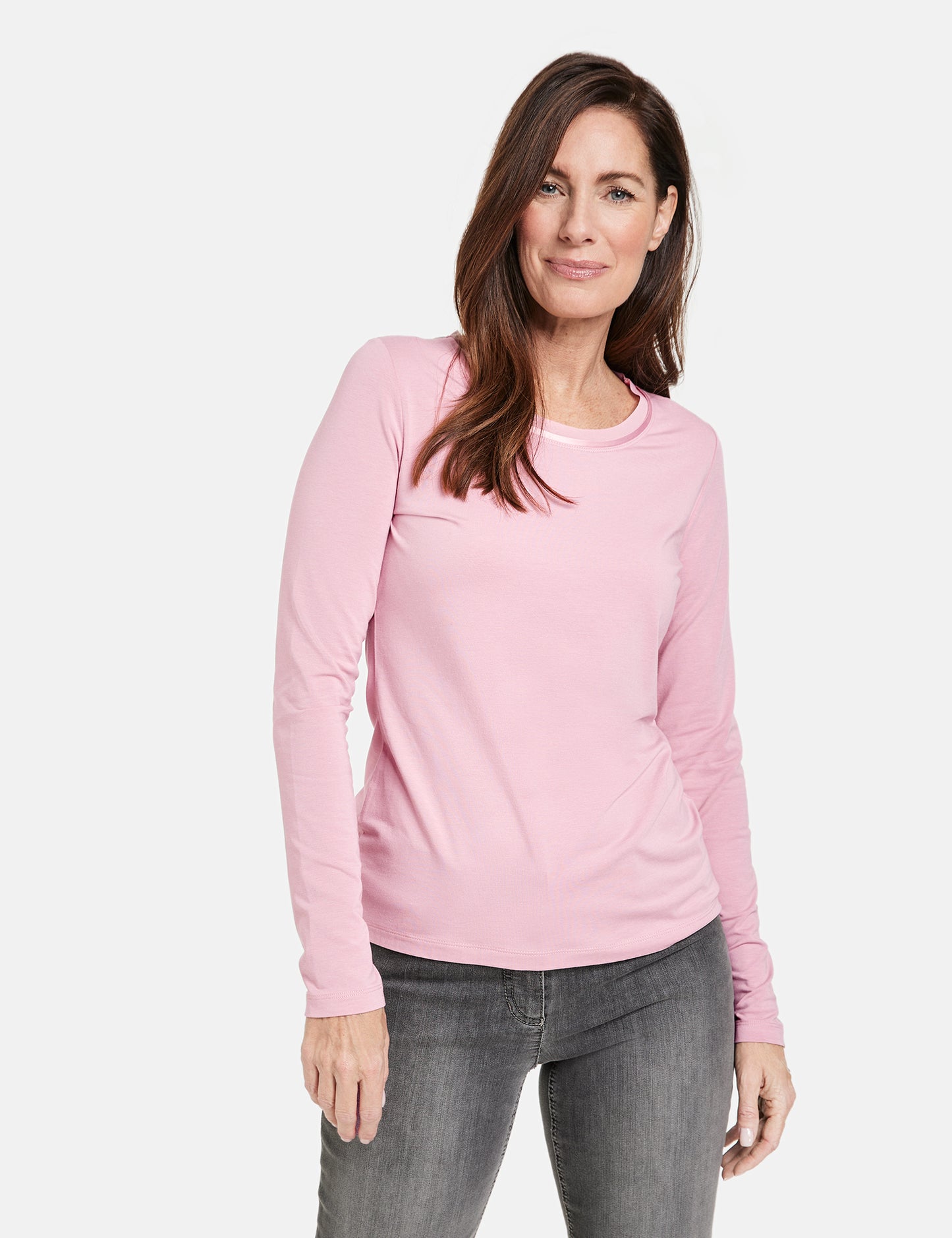 Langarmshirt mit satinierter Ausschnittblende