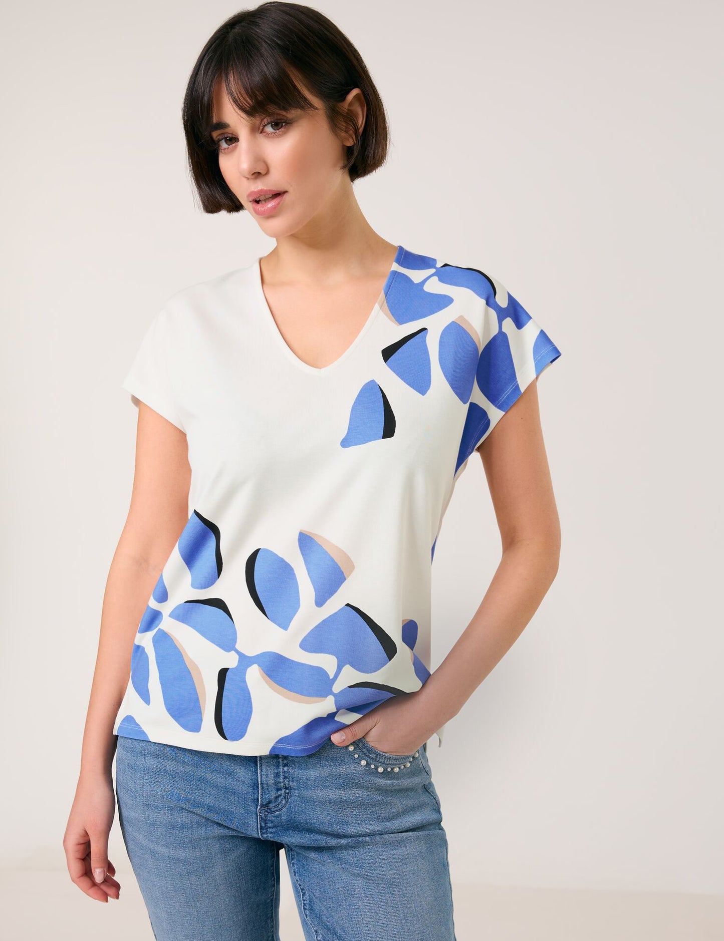 Kurzarmshirt mit V-Ausschnitt