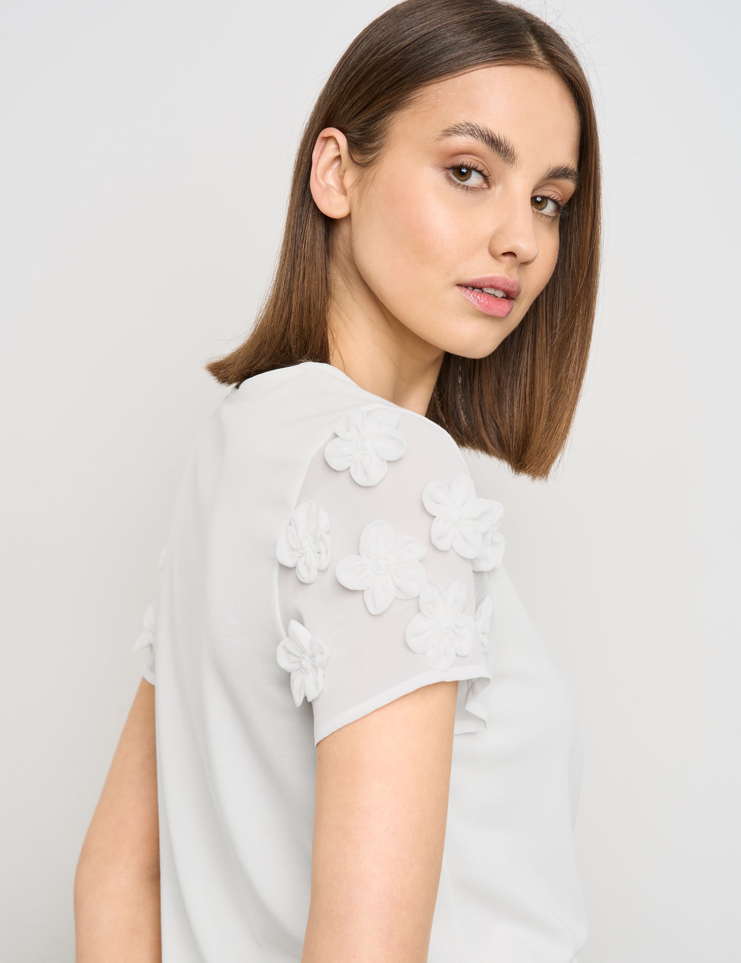 T-Shirt mit Blüten-Dekor