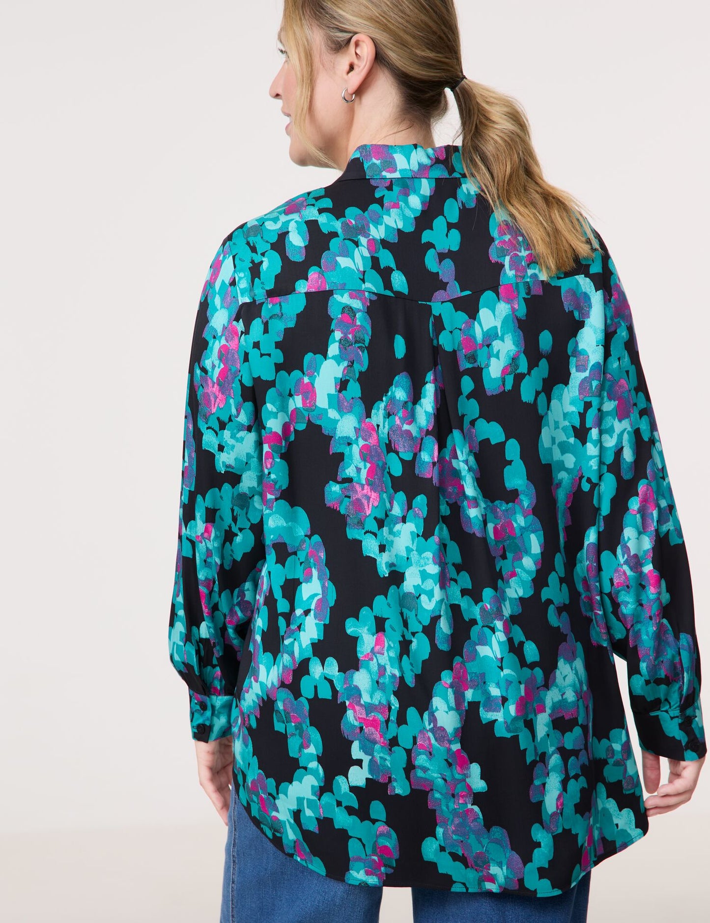 Lange Hemdbluse mit Allover-Print