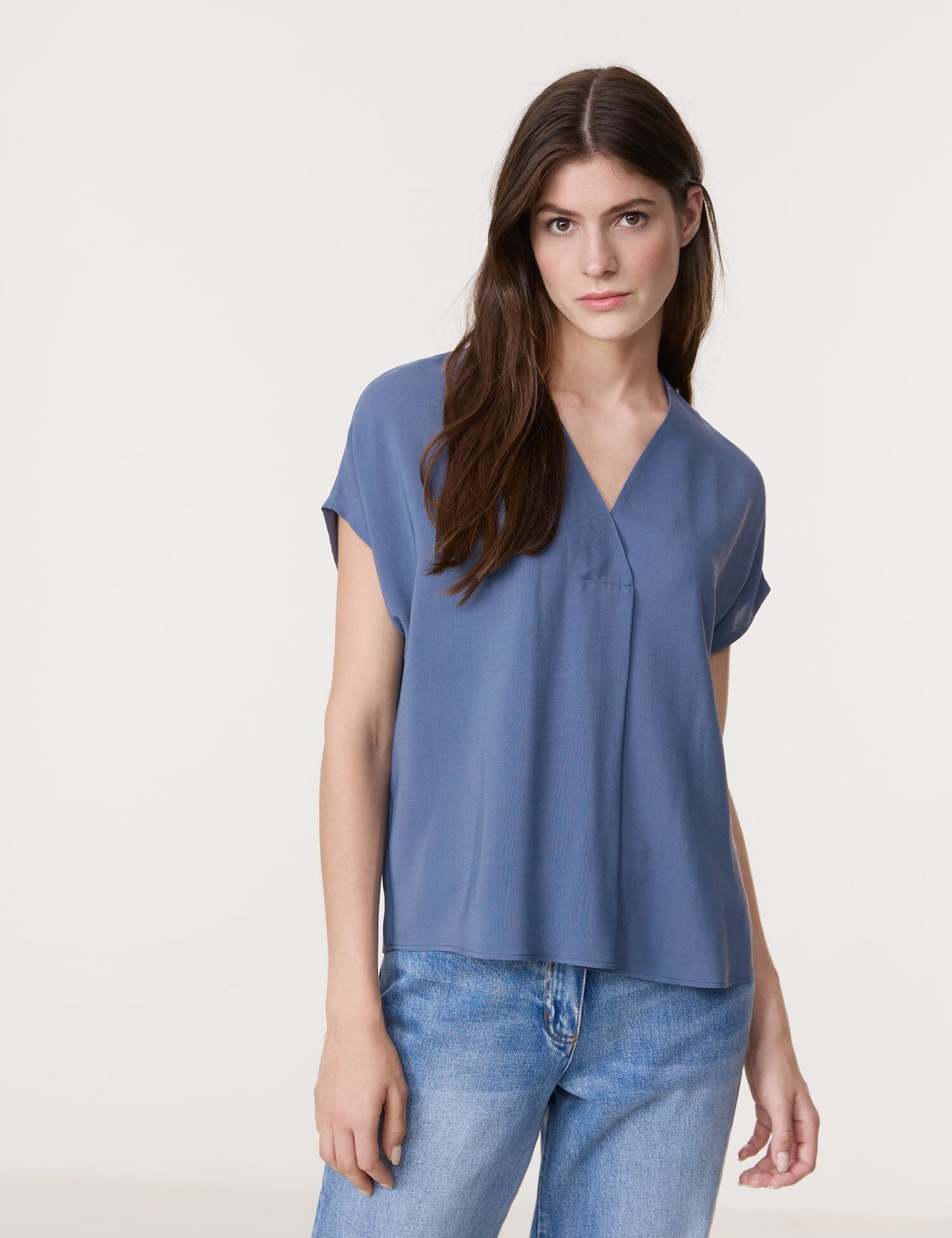 Fließendes Blusenshirt mit Faltendetail