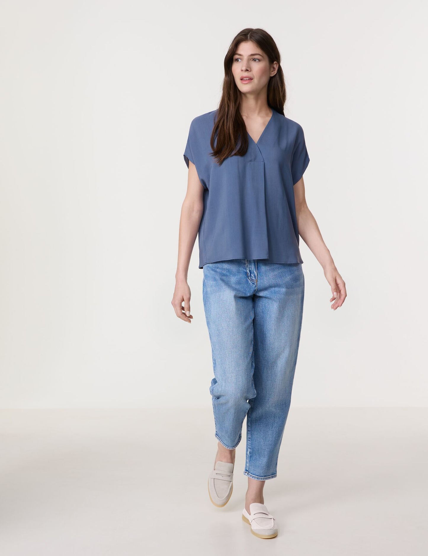 Fließendes Blusenshirt mit Faltendetail