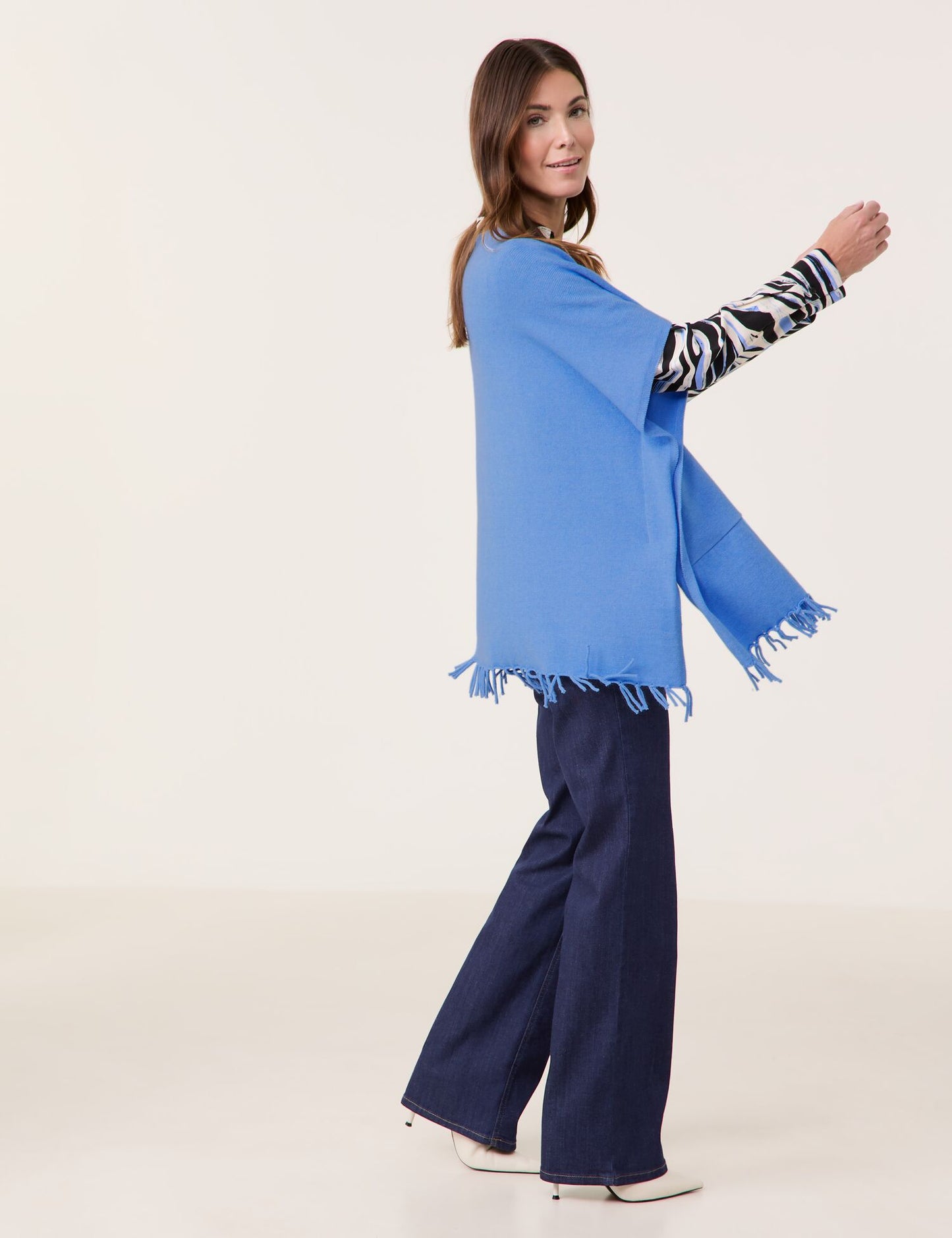 Softes Cape mit Fransen