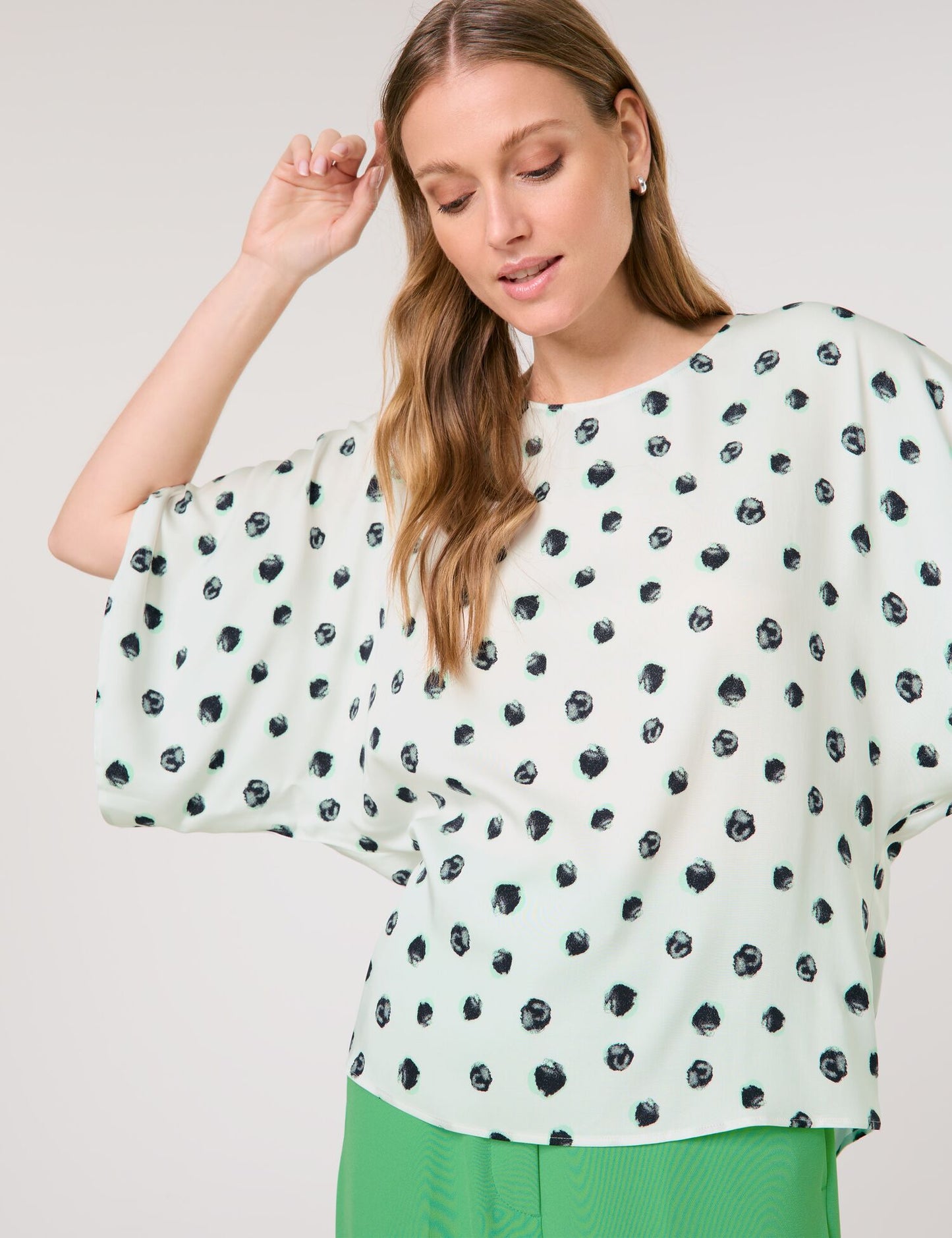 Oversize Bluse mit halben Fledermausärmeln