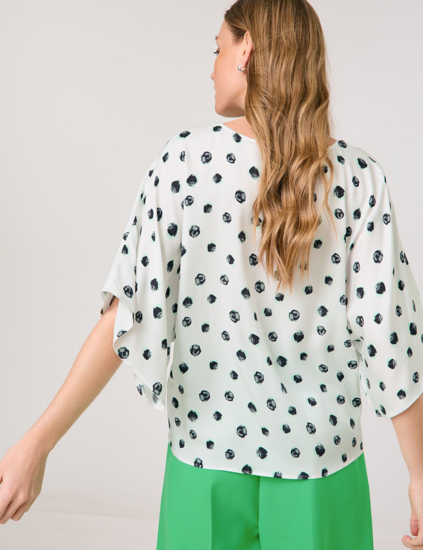 Oversize Bluse mit halben Fledermausärmeln