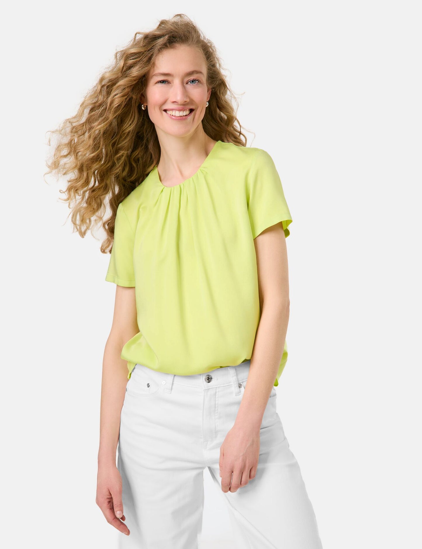 Fließendes Blusenshirt mit Faltendetail