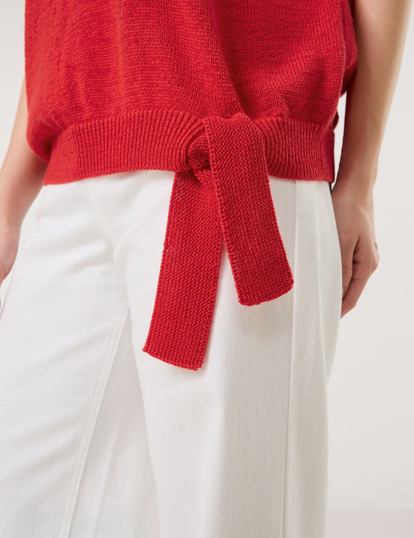 Kurzarmpullover mit Knoten-Detail