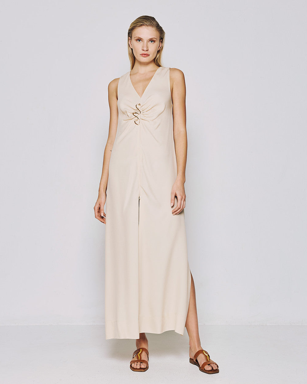 Maxi dress with a metallic detail