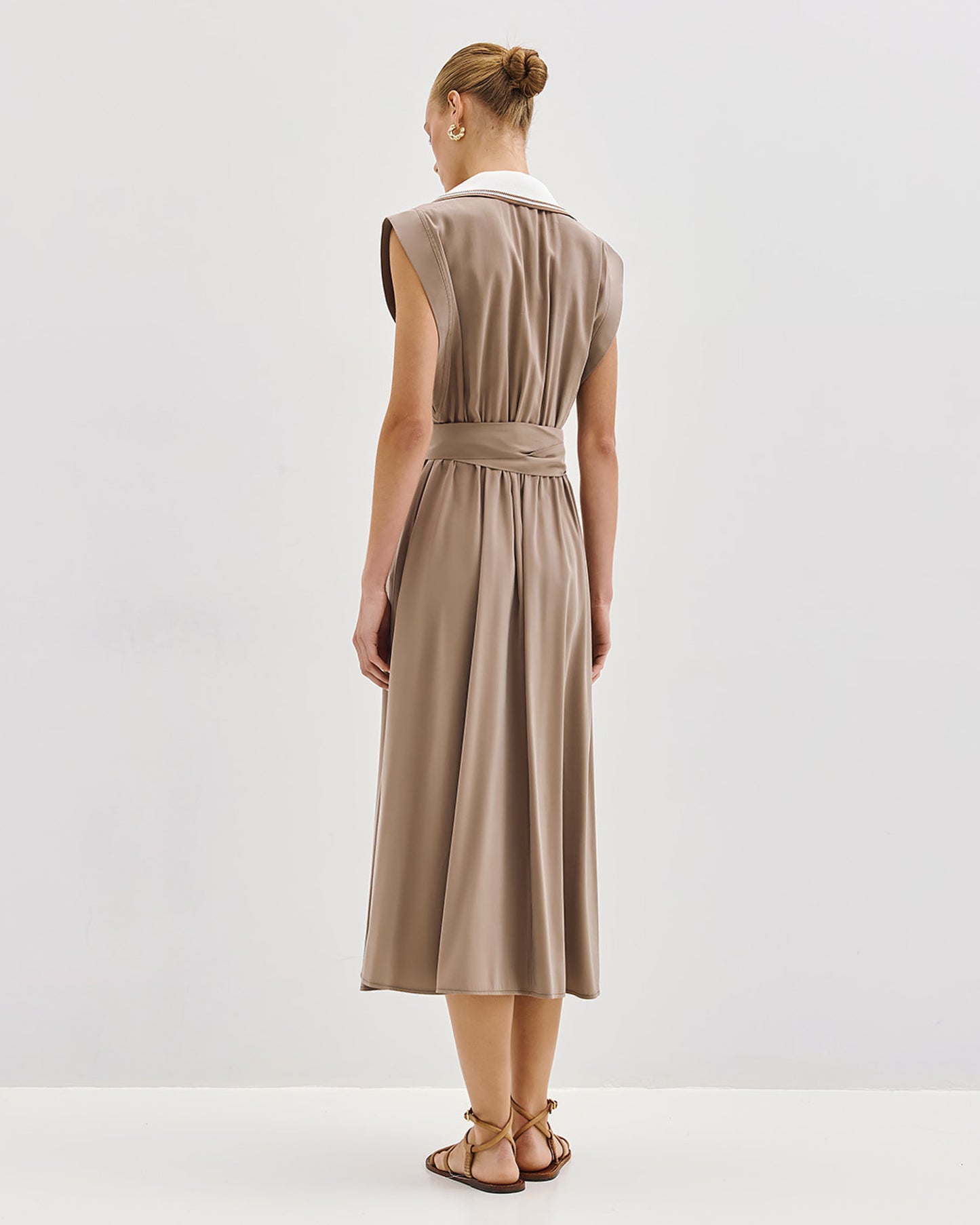 Midi shirt-dress with a collar