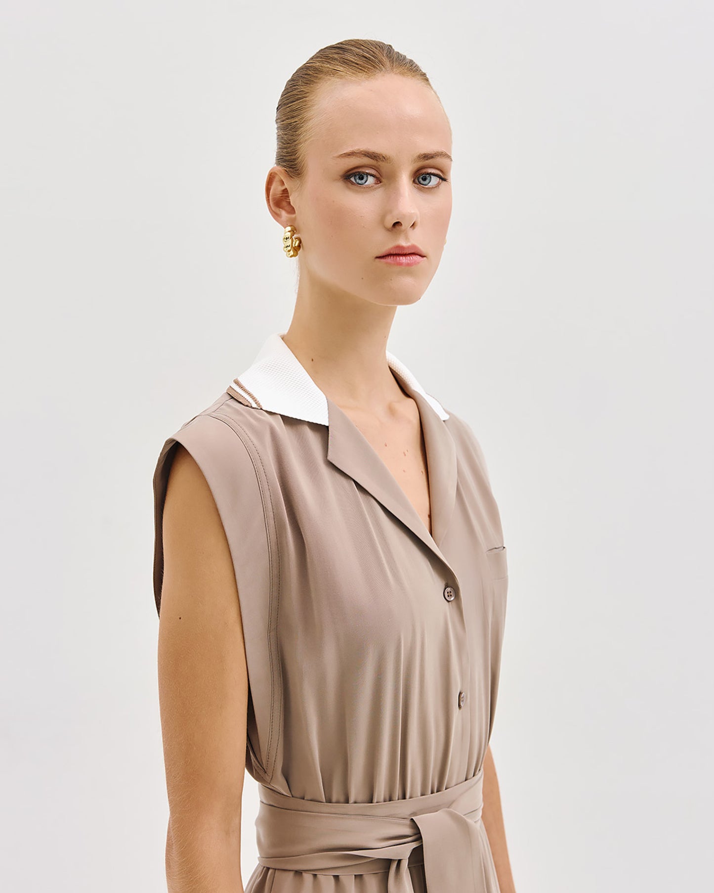 Midi shirt-dress with a collar