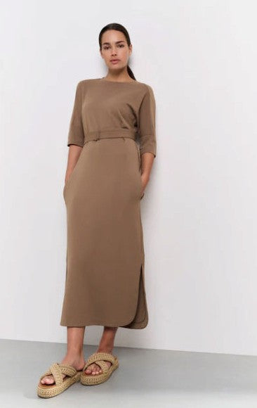 Jerseykleid mit Gürtel