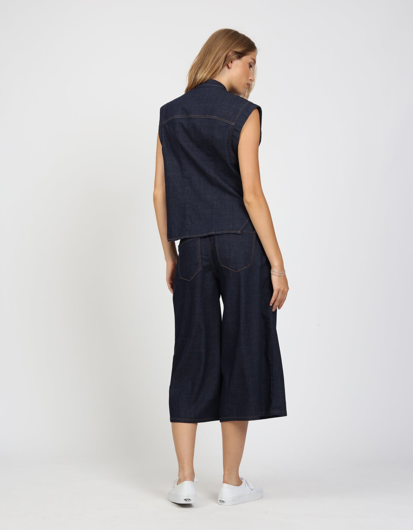 94LARA VEST - relaxed fit