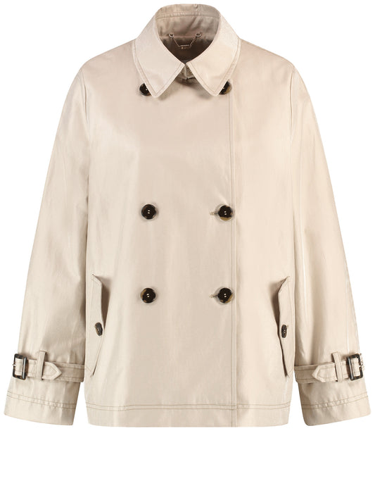 Outdoorjacke mit leichtem Glanz