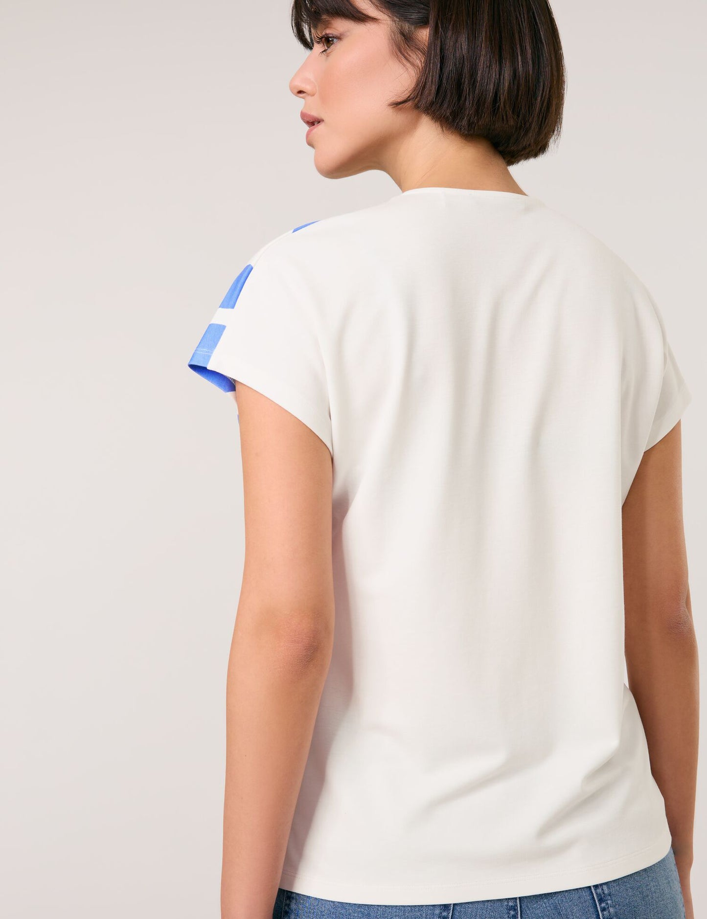 Kurzarmshirt mit V-Ausschnitt