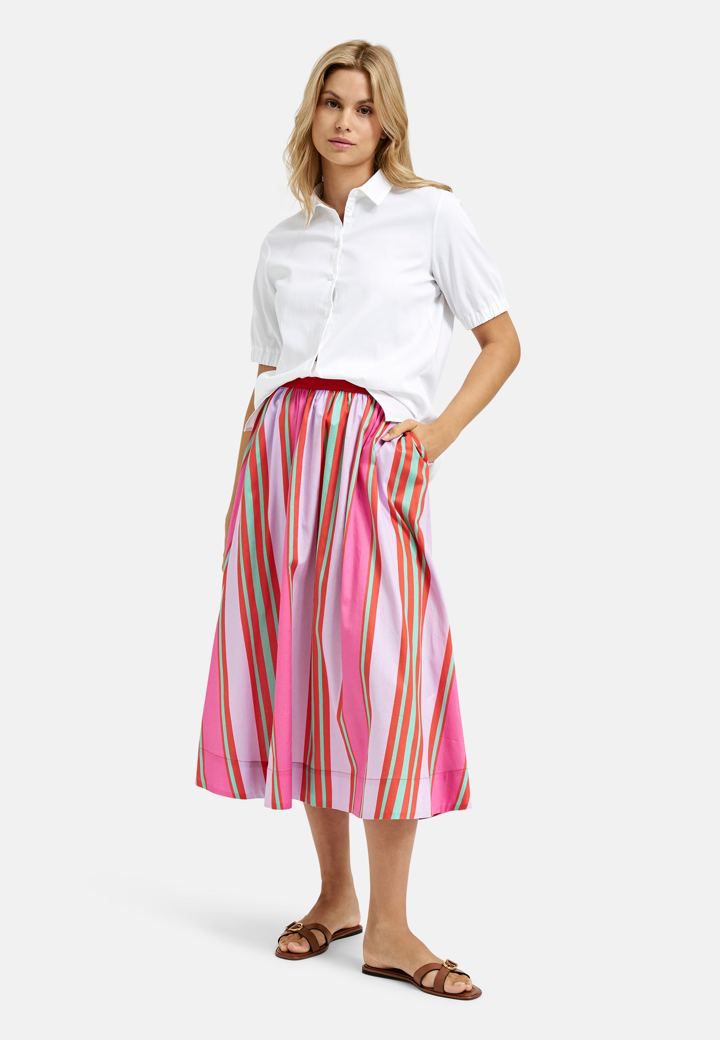 Blouse w collar and placket and 1/2 sleeves