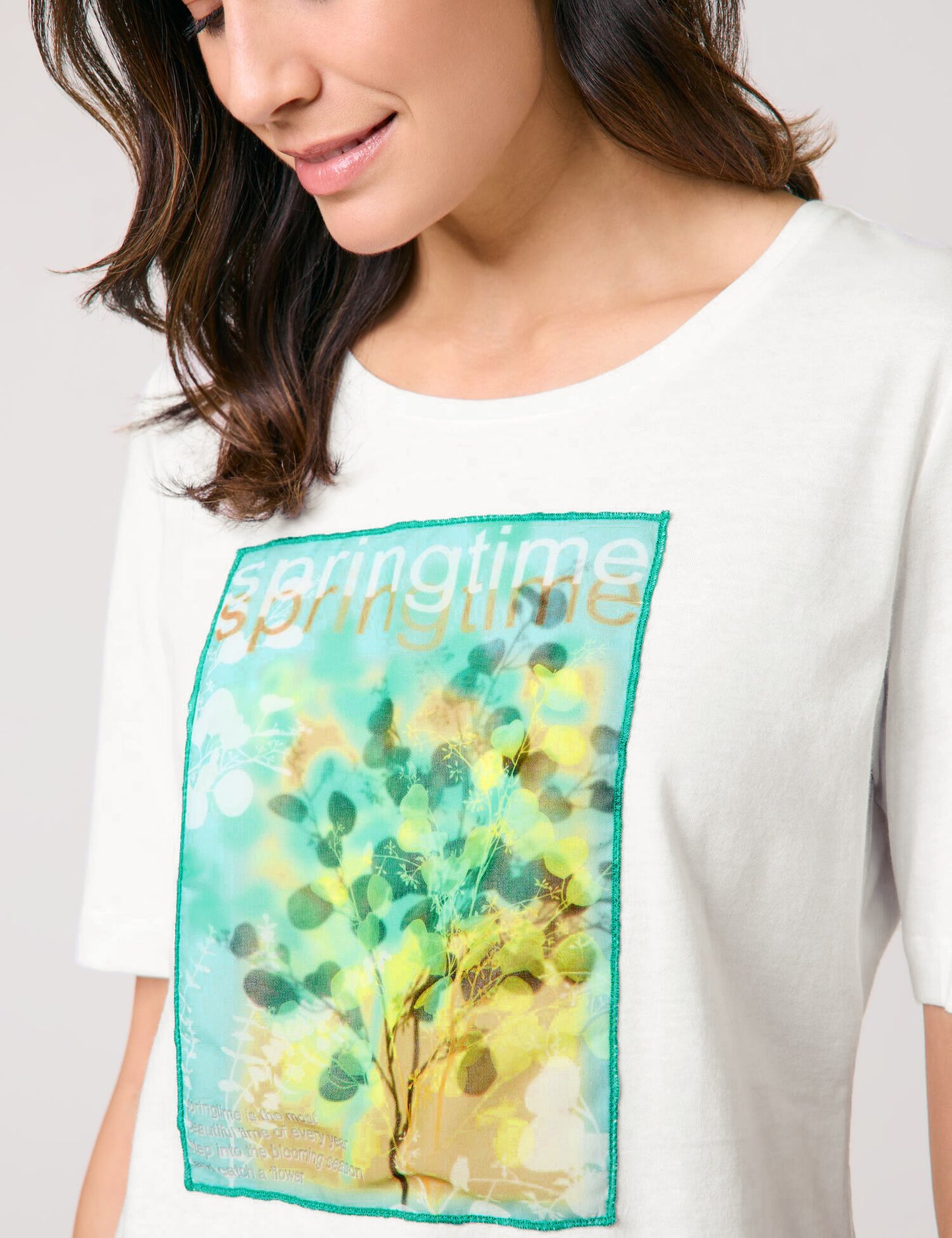 Halbarmshirt mit Frontprint aus Chiffon
