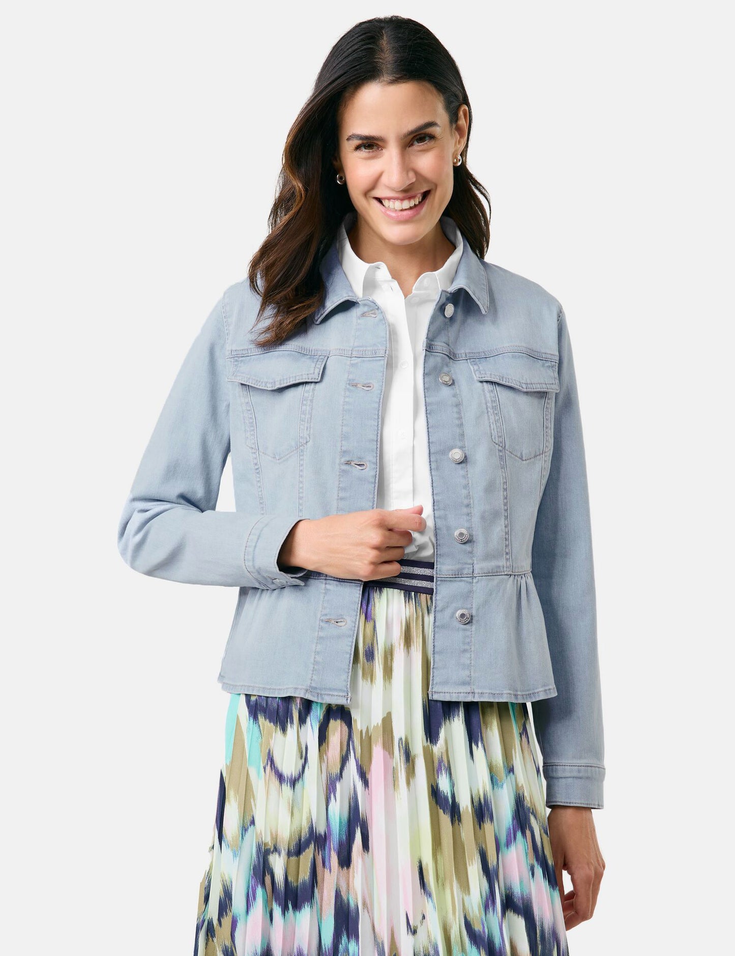 Modische Jeansjacke mit angesetztem Schößchen