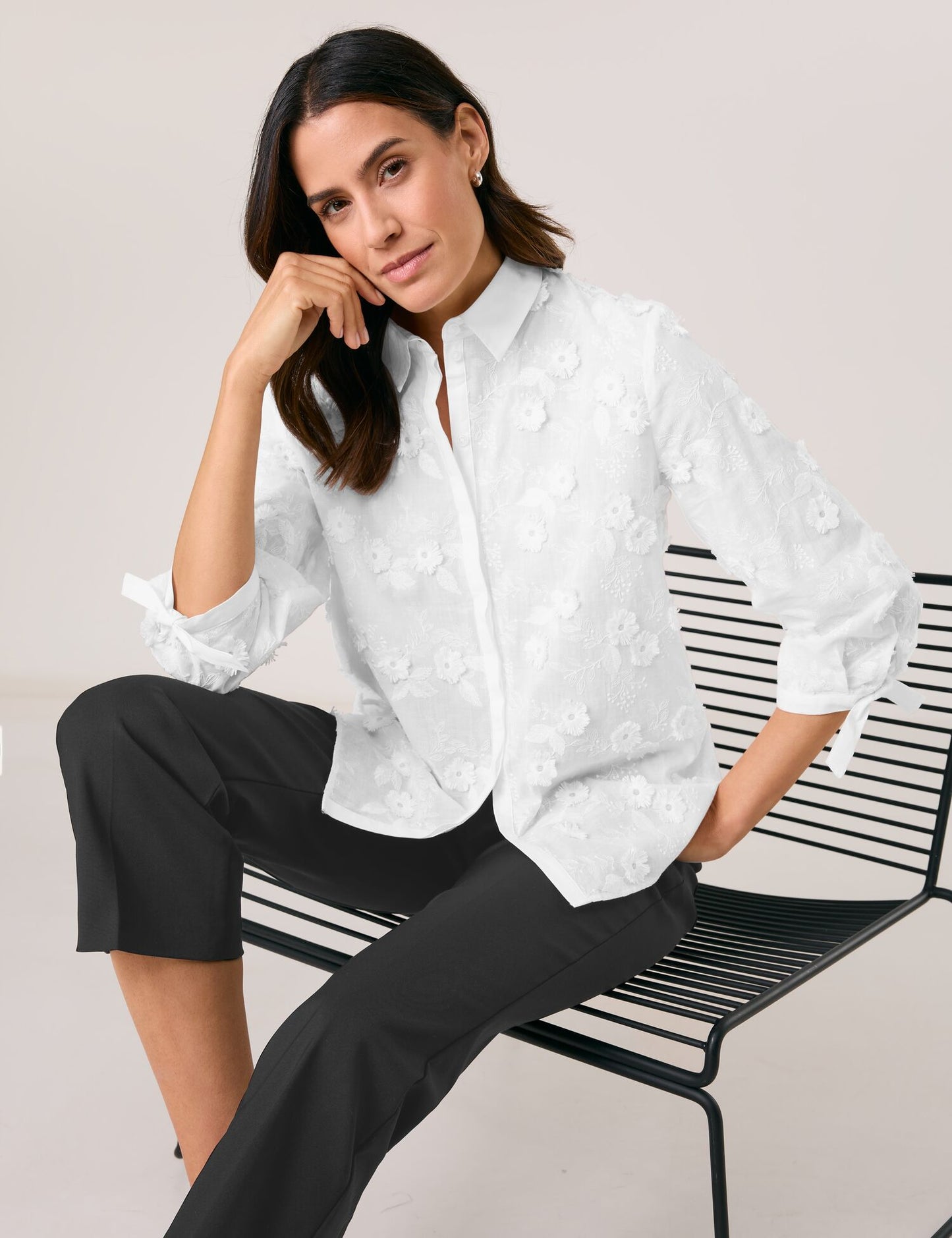 3/4 Arm Bluse mit 3D-Blumenapplikation
