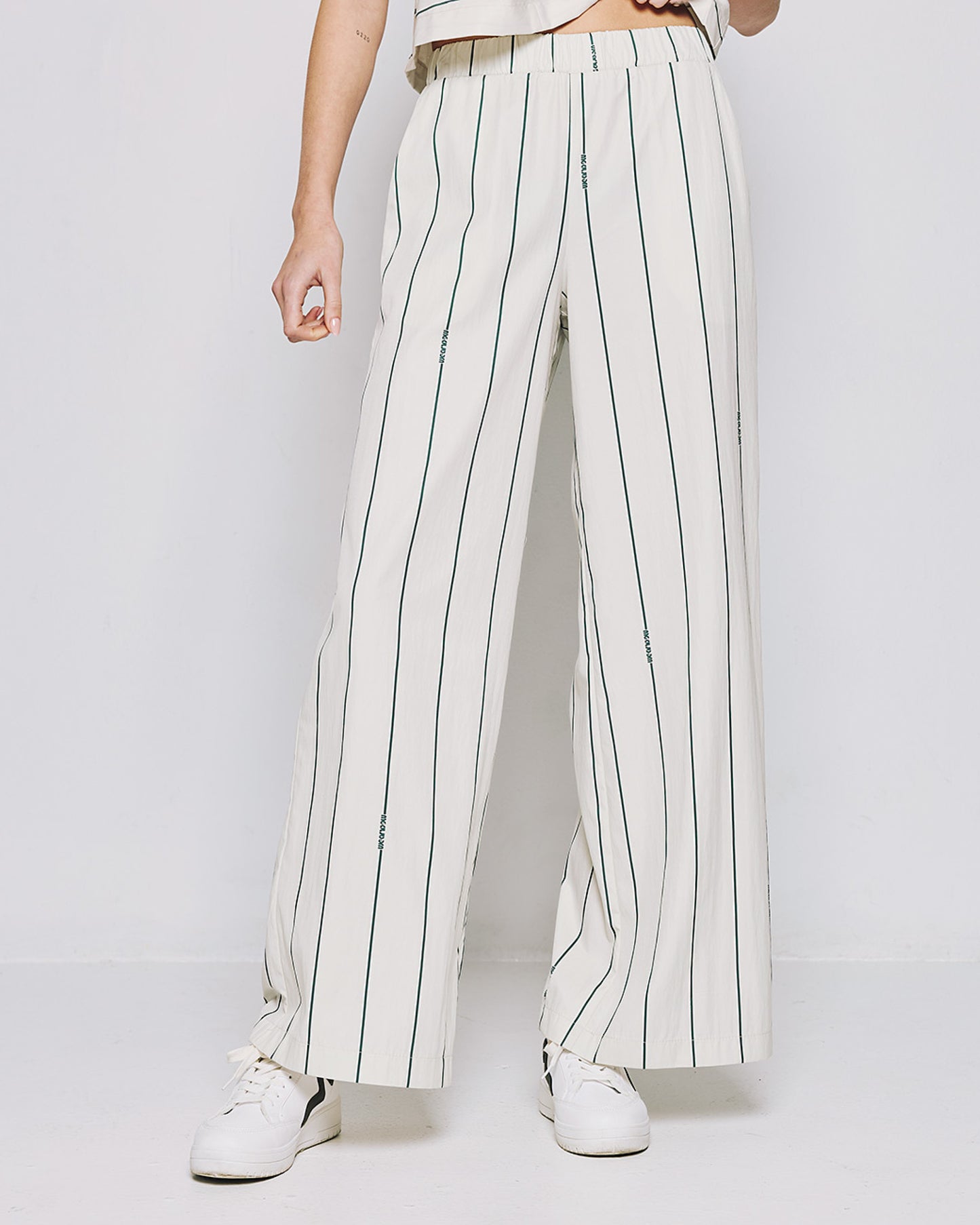 Striped pants with elastic waistban