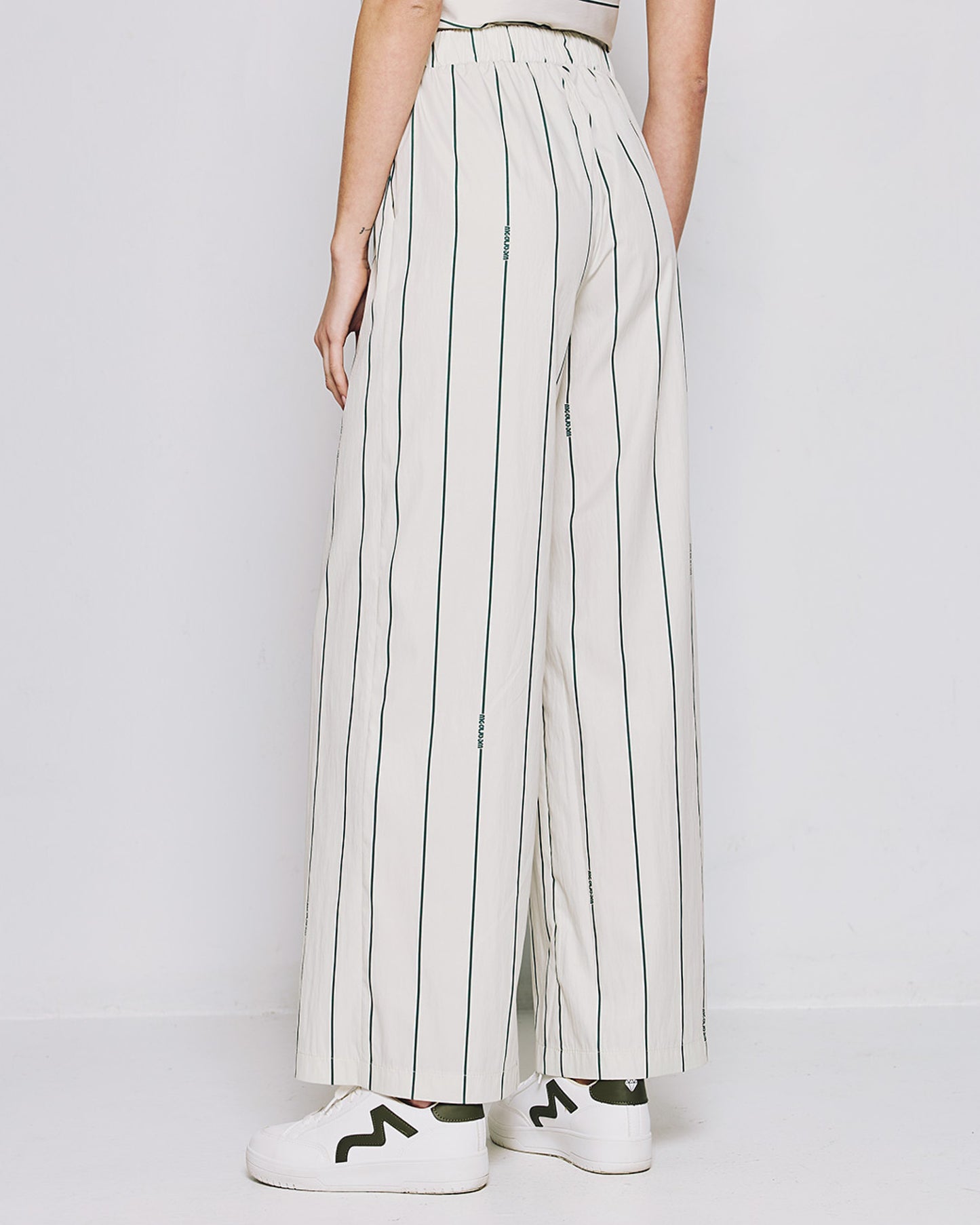 Striped pants with elastic waistban