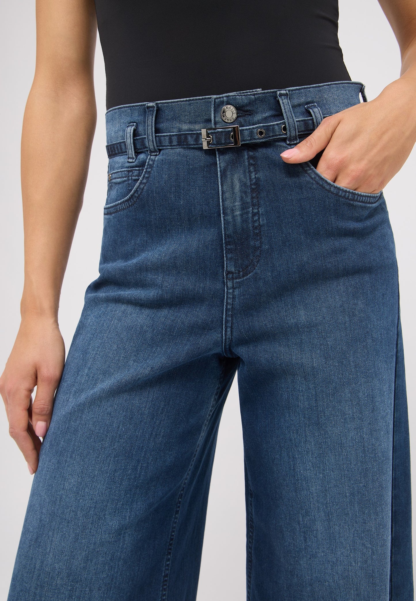 3462365-325 LIVA BELT