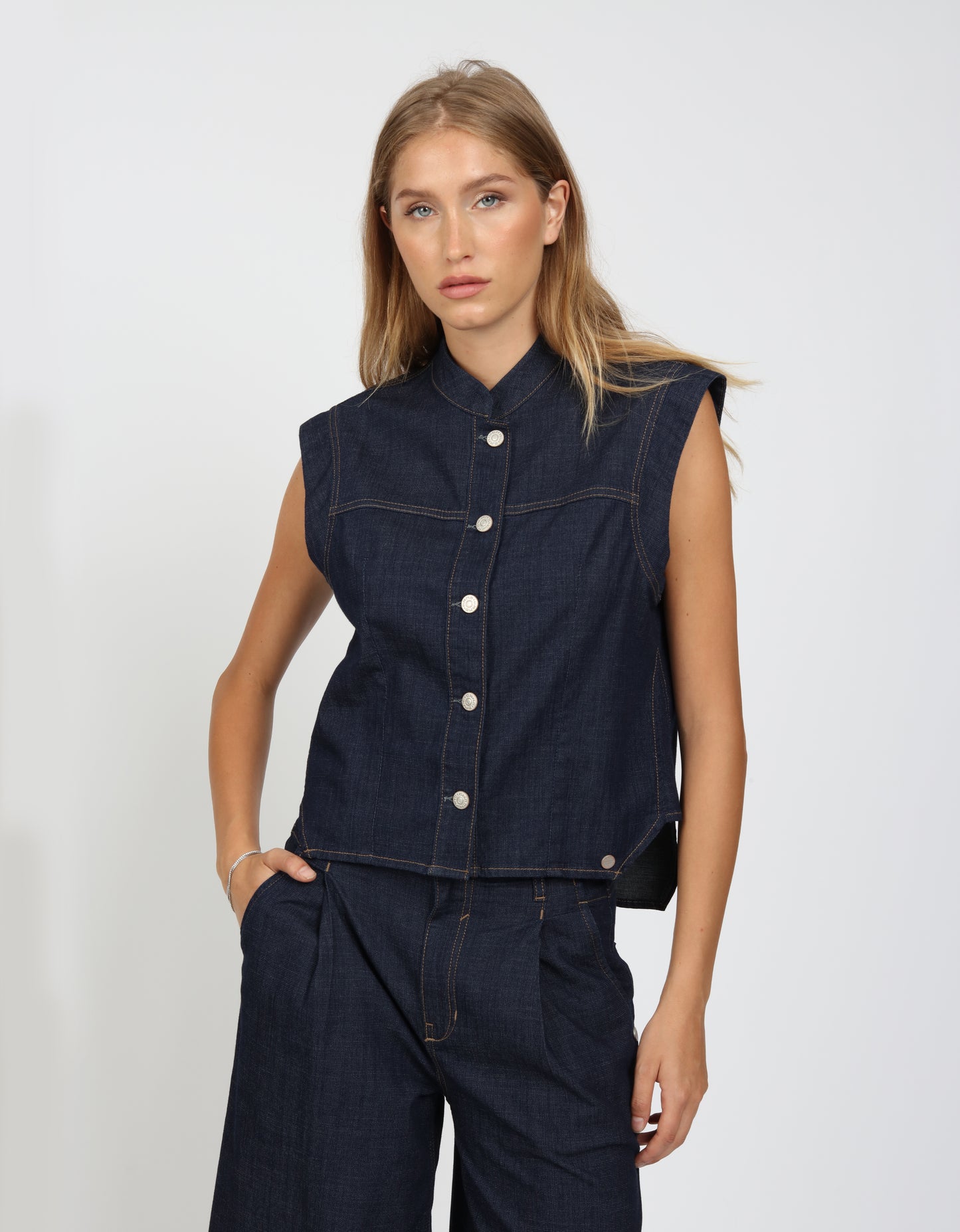 94LARA VEST - relaxed fit