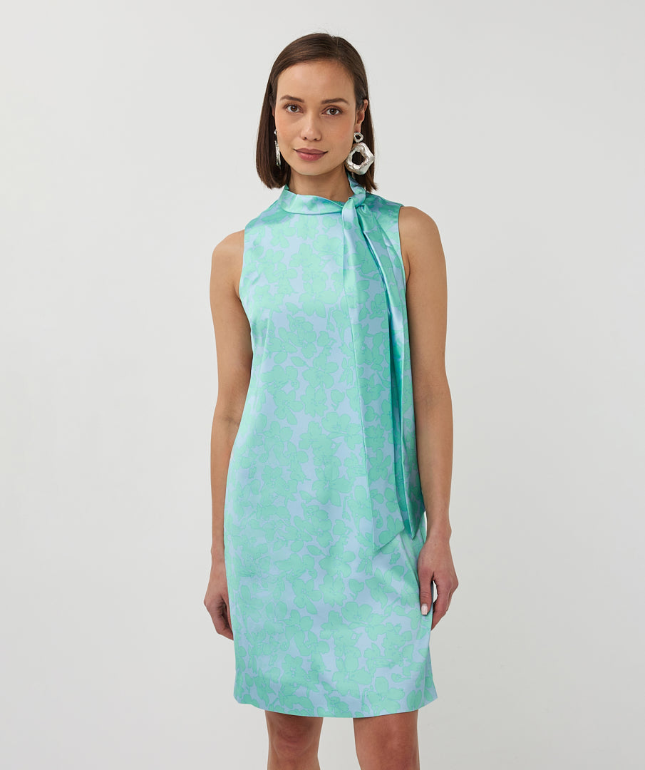 Blouse knot detail Daylight