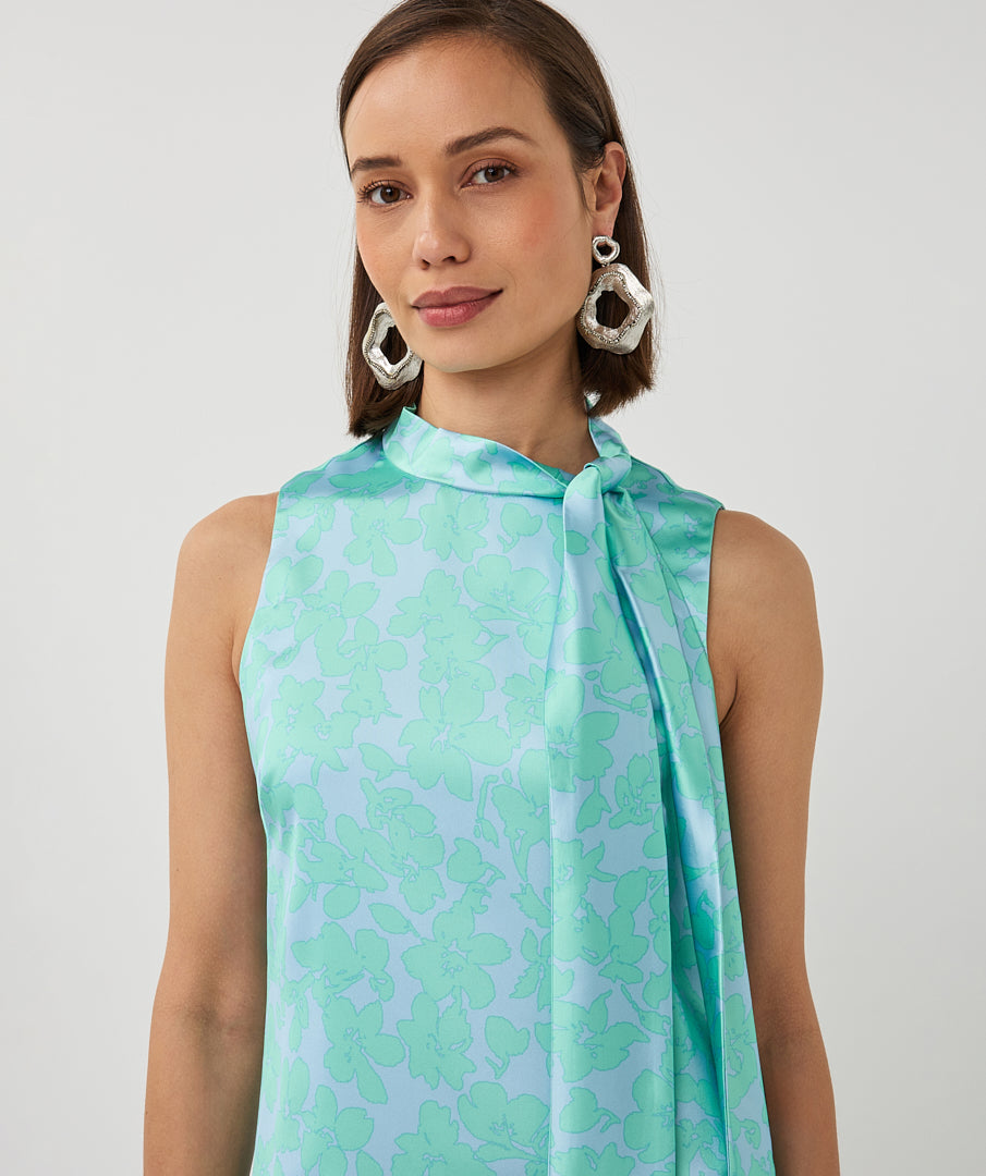 Blouse knot detail Daylight