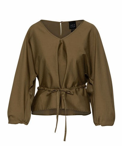 Blouse with a V-neckline and belt