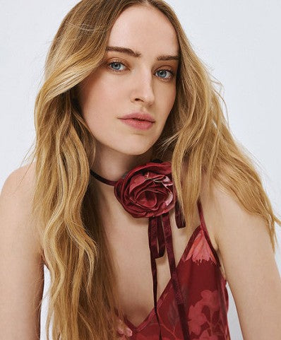 Cord choker with printed flower