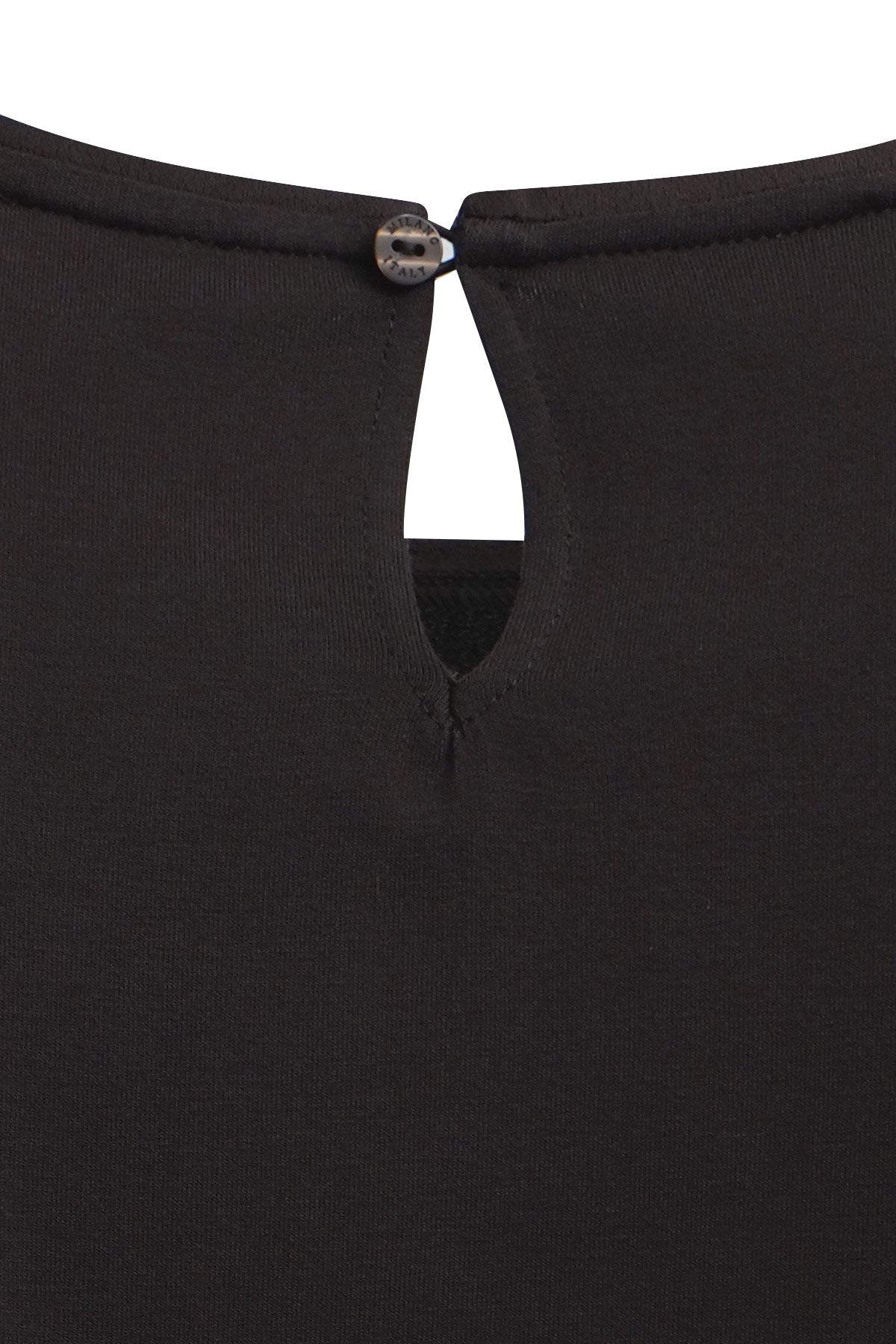 roundneck shirt with oversized shoulder and cut and sewn sleeve